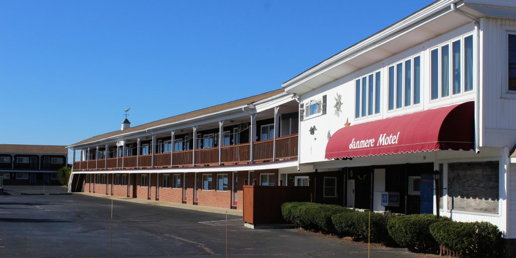Janmere Motel Office And Exterior